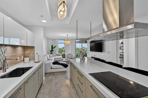 17301 Biscayne Boulevard 506, North Miami Beach FL - photo 11 of 54