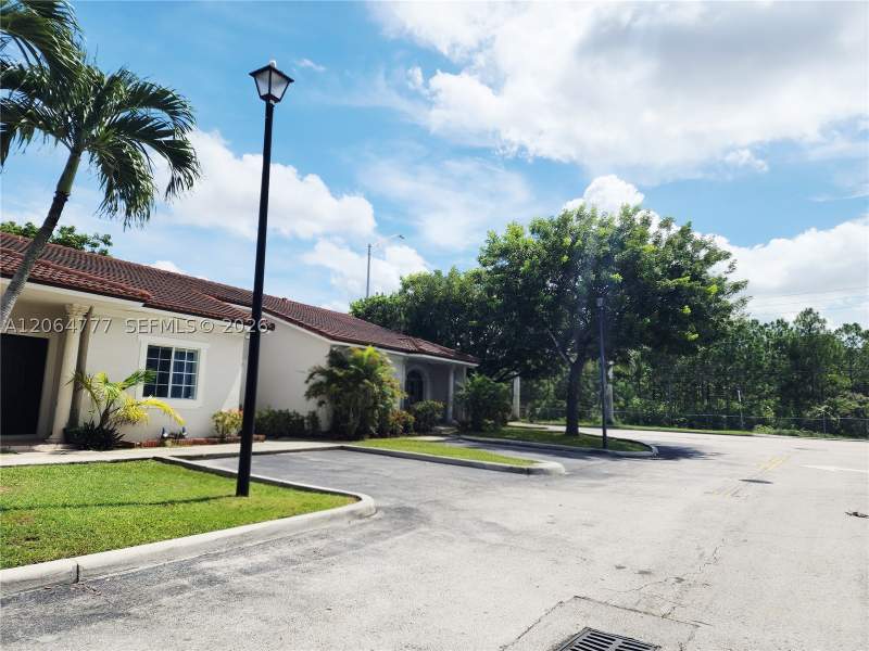 3 bedroom Townhouse at 13701 SW 169th Ter, Cazadores Sub North, Miami — photo 3
