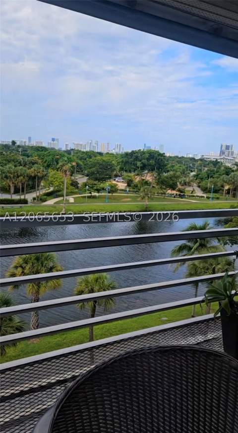 16850 S Glades Dr 5C, North Miami Beach FL - photo 12 of 38