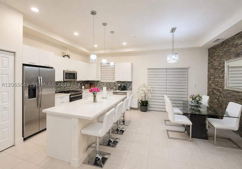 3 bedroom Condominium at 10407 NW 82nd St 34, Highland At Park Central, Doral — photo 2
