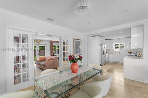 8920 NE 9th Ct, Miami FL - photo 11 of 30