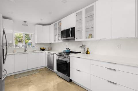8920 NE 9th Ct, Miami FL - photo 14 of 30