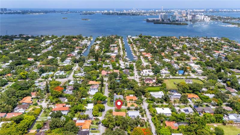 3 bedroom SingleFamilyResidence at 8920 NE 9th Ct, Bayshore Manor, Miami — photo 3