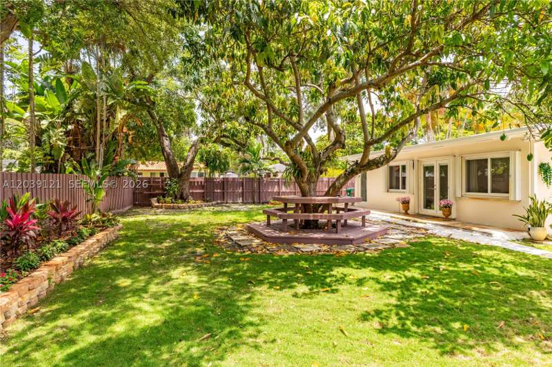 3 bedroom SingleFamilyResidence at 8920 NE 9th Ct, Bayshore Manor, Miami — photo 4
