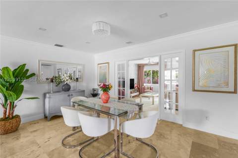 8920 NE 9th Ct, Miami FL - photo 6 of 30