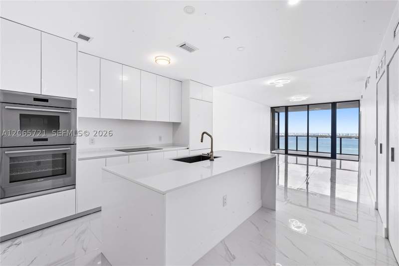 2 bedroom Condominium at 700 NE 24th St 3502, Aria Reserve South, Miami — photo 2