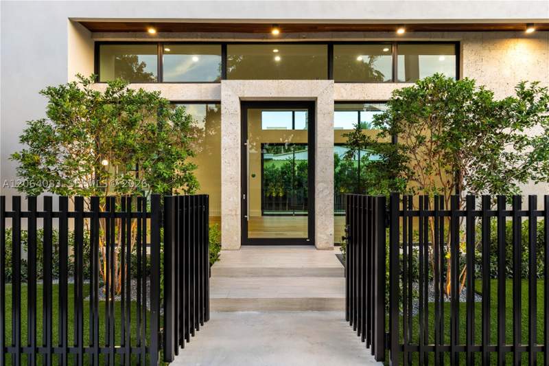4 bedroom SingleFamilyResidence at 4031 NW 1st Ave, Princess Park, Miami — photo 3