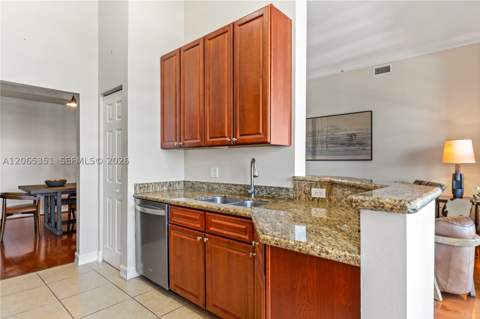 3001 NE 185th St 707, Aventura FL - photo 12 of 34