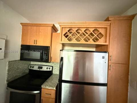 951 NE 157th Ter, North Miami Beach FL - photo 6 of 12