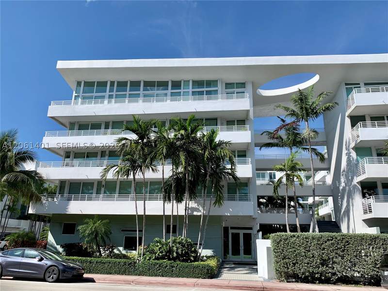 2 bedroom Condominium at 7800 Collins Ave 309, Rond Point Condo, Miami Beach — photo 2