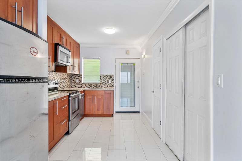 0 bedroom Condominium at 851 Meridian Ave 24, Meridian Manor Condo, Miami Beach — photo 4