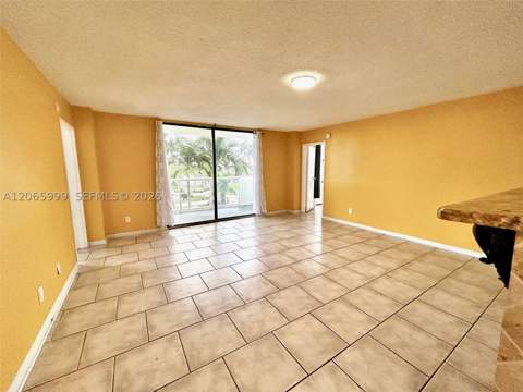 13499 Biscayne Blvd 506, North Miami FL - photo 7 of 13