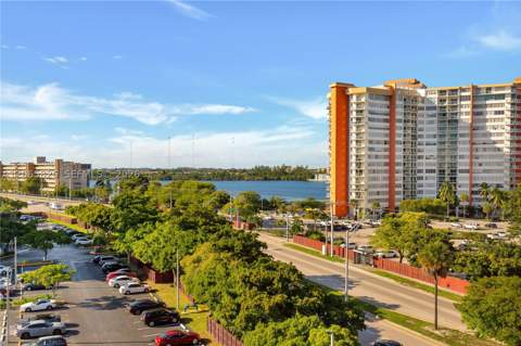 1300 NE Miami Gardens Dr 714E, Miami FL - photo 11 of 36