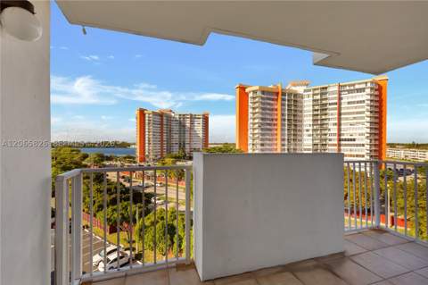 1300 NE Miami Gardens Dr 714E, Miami FL - photo 13 of 36