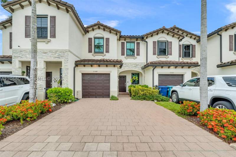 3 bedroom Townhouse at 23142 SW 127th Pl, D & B Subdivision, Miami — photo 2