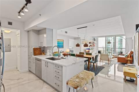 325 S Biscayne Blvd 3421, Miami FL - photo 12 of 43