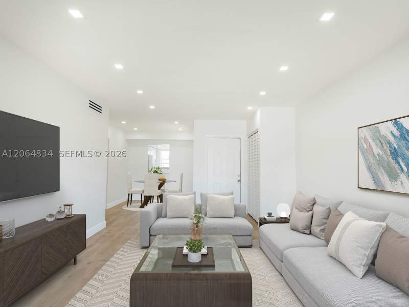 2 bedroom Condominium at 7610 SW 82nd St J208, Village At Dadeland Condo, Miami — photo 2