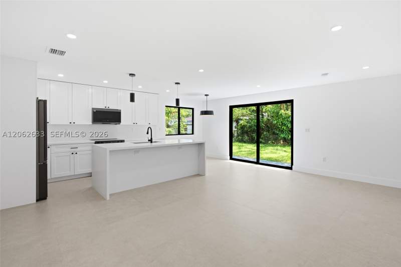 4 bedroom SingleFamilyResidence at 6421 SW 59th Ave, University Park, South Miami — photo 2
