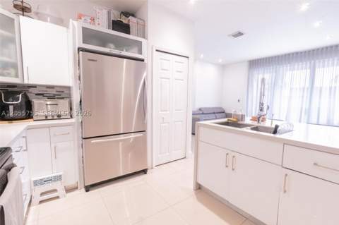 8526 NW 108th Ave 8526, Doral FL - photo 22 of 54