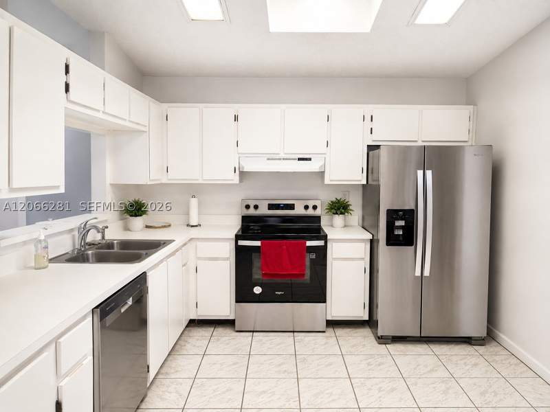 3 bedroom SingleFamilyResidence at 12706 SW 145th St, Deerwood Part IV, Miami — photo 2