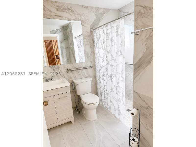 3 bedroom SingleFamilyResidence at 12706 SW 145th St, Deerwood Part IV, Miami — photo 5