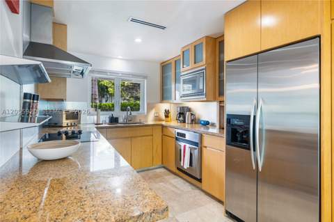 11403 NE 8th Ave, Biscayne Park FL - photo 12 of 44
