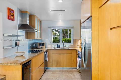 11403 NE 8th Ave, Biscayne Park FL - photo 7 of 44
