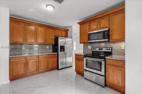 1720 NE 35 Avenue, Homestead FL - photo 9 of 44
