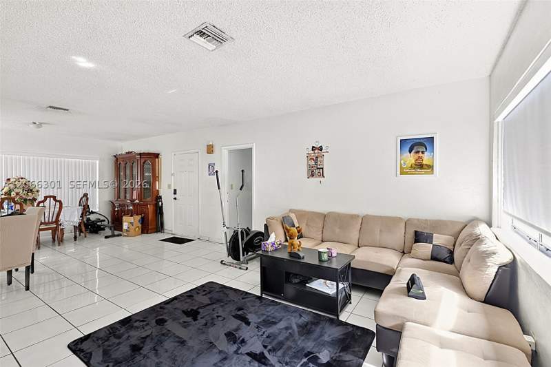 2 bedroom SingleFamilyResidence at 1200 NE 131st St, Cherney Sub, North Miami — photo 2