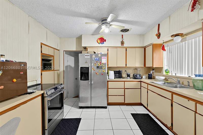 2 bedroom SingleFamilyResidence at 1200 NE 131st St, Cherney Sub, North Miami — photo 5