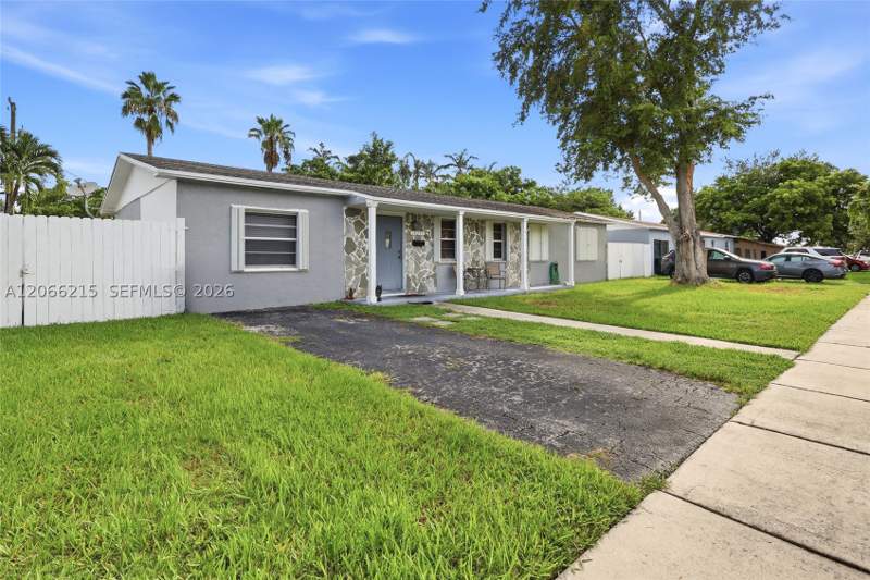3 bedroom SingleFamilyResidence at 10235 Pan American Dr, Cutler Ridge Sec 3, Cutler Bay — photo 2