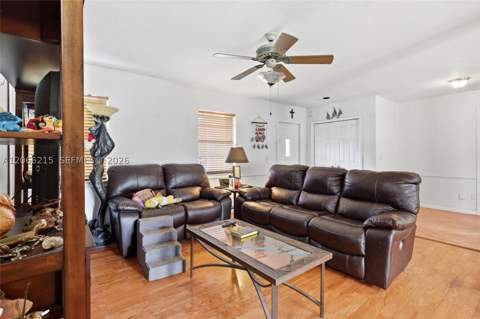 10235 Pan American Dr, Cutler Bay FL - photo 6 of 27