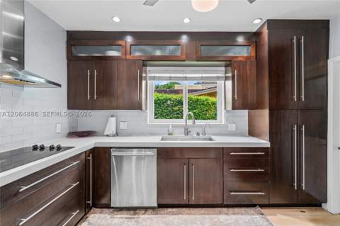 810 Venetia Ave, Coral Gables FL - photo 13 of 45