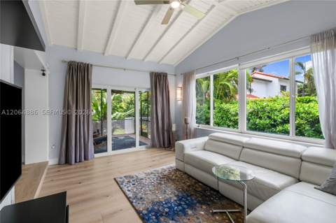 810 Venetia Ave, Coral Gables FL - photo 8 of 45