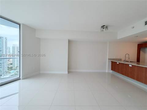 185 SW 7th St 3105, Miami FL - photo 8 of 36