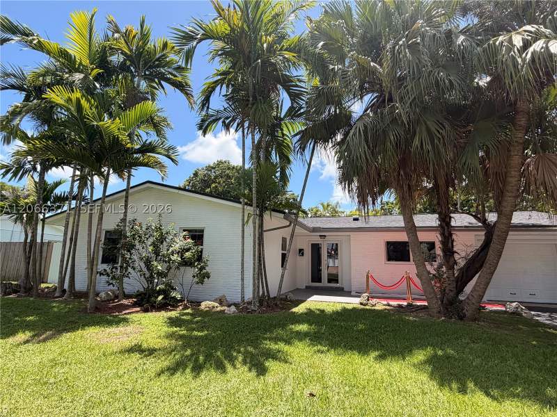 3 bedroom SingleFamilyResidence at 9934 SW 195th St, Bel Aire Sec 3, Cutler Bay — photo 3