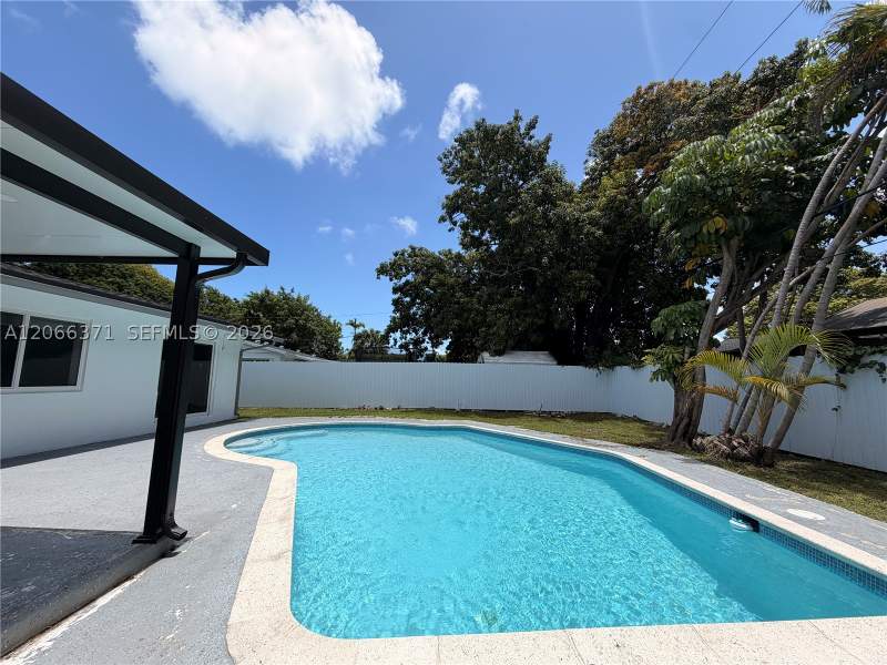 3 bedroom SingleFamilyResidence at 9934 SW 195th St, Bel Aire Sec 3, Cutler Bay — photo 4