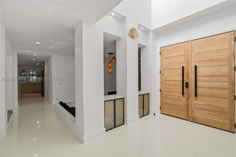 3 bedroom SingleFamilyResidence at 16203 NW 82nd Pl, 6th Addn To Royal Oaks, Miami Lakes — photo 5