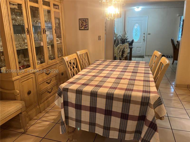 3 bedroom SingleFamilyResidence at 10121 SW 34th St, Park West Heights, Miami — photo 3