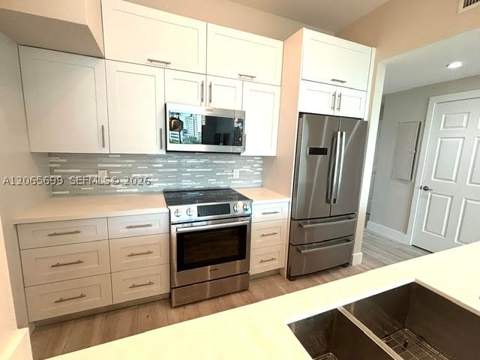 1300 Ponce De Leon Blvd 409, Coral Gables FL - photo 12 of 34