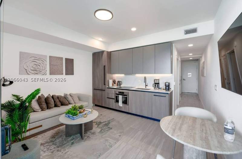 1 bedroom Condominium at 580 72nd St 1203, 72 park Condo, Miami Beach — photo 3