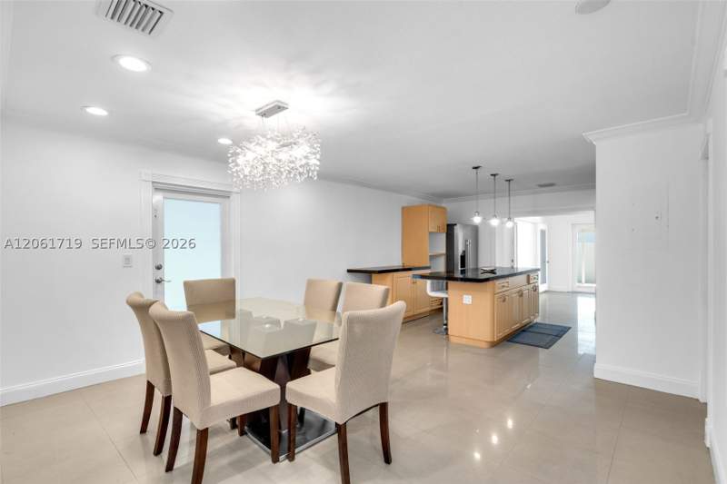 4 bedroom SingleFamilyResidence at 3685 W 9th Ave, Kraftlawn, Hialeah — photo 3