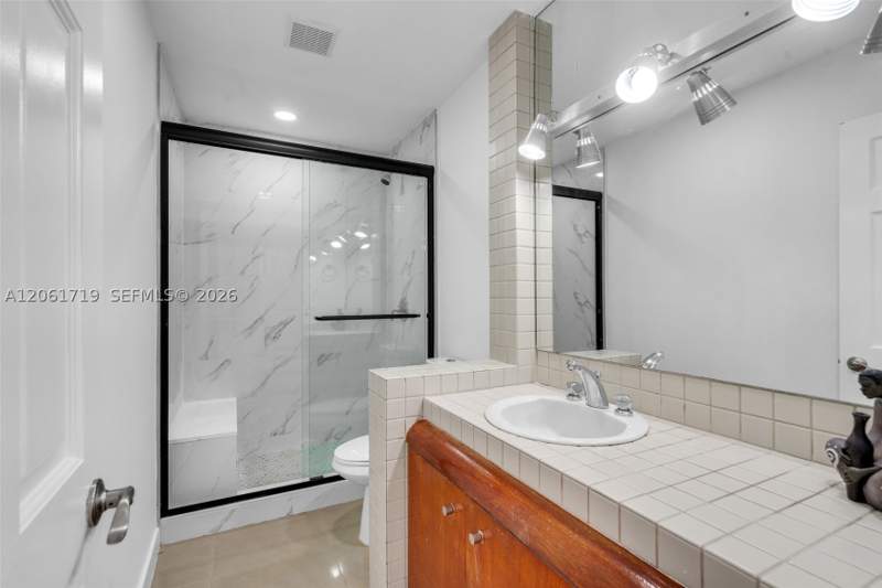 4 bedroom SingleFamilyResidence at 3685 W 9th Ave, Kraftlawn, Hialeah — photo 5