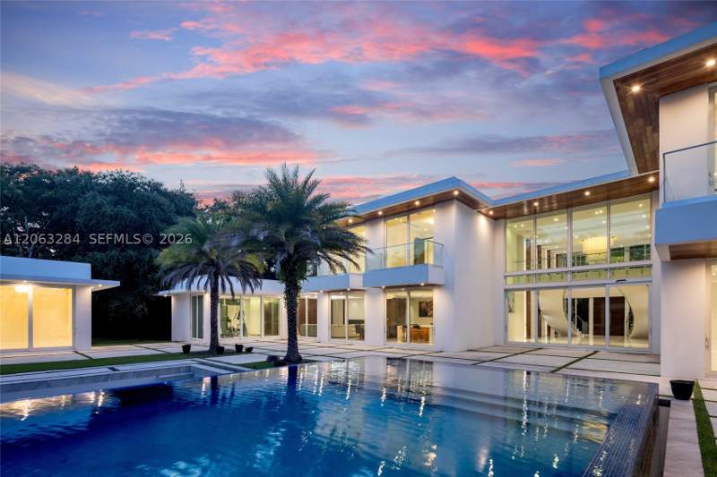 8 bedroom SingleFamilyResidence at 6300 Moss Ranch Rd, Ridgeline Estates, Pinecrest — photo 2