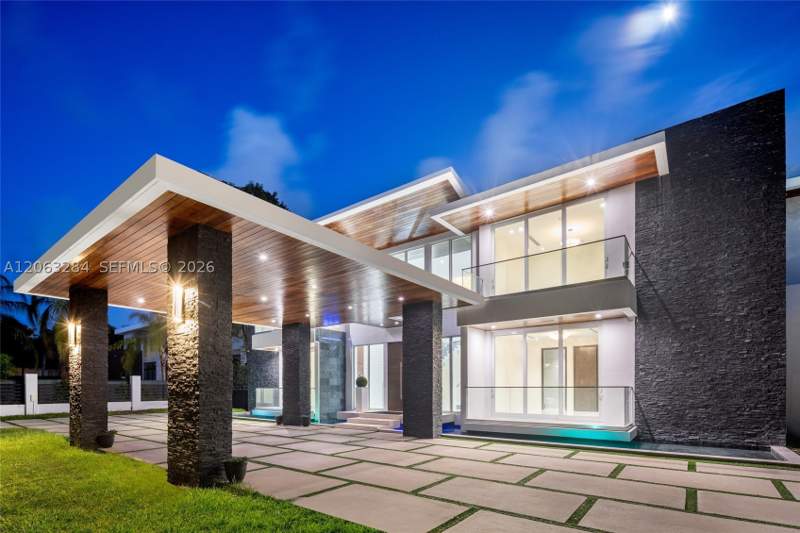 8 bedroom SingleFamilyResidence at 6300 Moss Ranch Rd, Ridgeline Estates, Pinecrest — photo 4