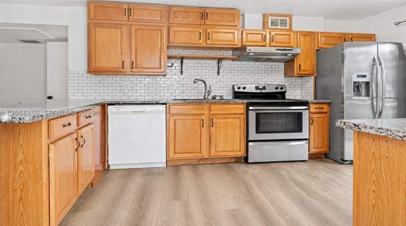 2 bedroom Townhouse at 8953 NE 4th Ave Rd 8953, Shores Villas Condo Bldg, Miami Shores — photo 5