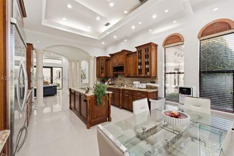 10181 NW 131st St, Hialeah Gardens FL - photo 8 of 49