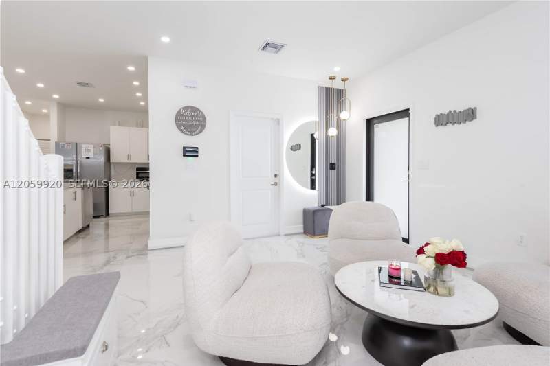5 bedroom SingleFamilyResidence at 11911 SW 239th St, Estates At Silver Palm, Homestead — photo 2