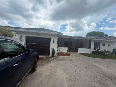 19631 NW 57th Pl, Hialeah FL - photo 12 of 16