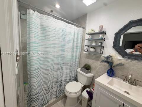 19631 NW 57th Pl, Hialeah FL - photo 14 of 16